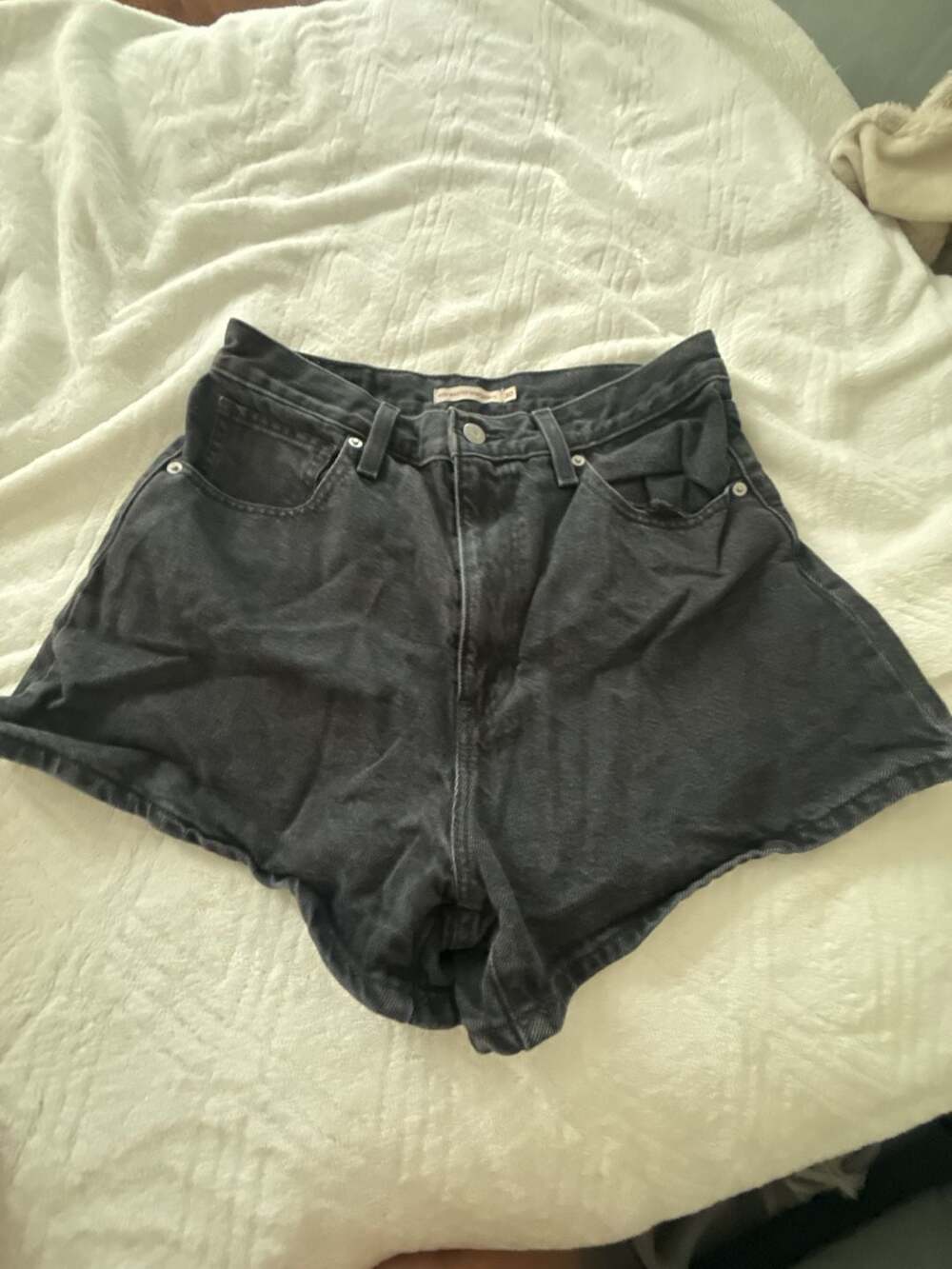 Levi's High Waisted Mom Shorts Black Denim Size 30